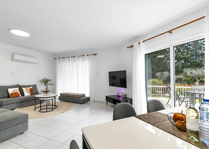 Limnaria Gardens Superb By Vichy Holidays Lodge Paphos